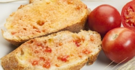 Brot mit Tomate