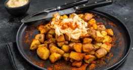 Kartoffel - Tapas mit scharfer Sauce